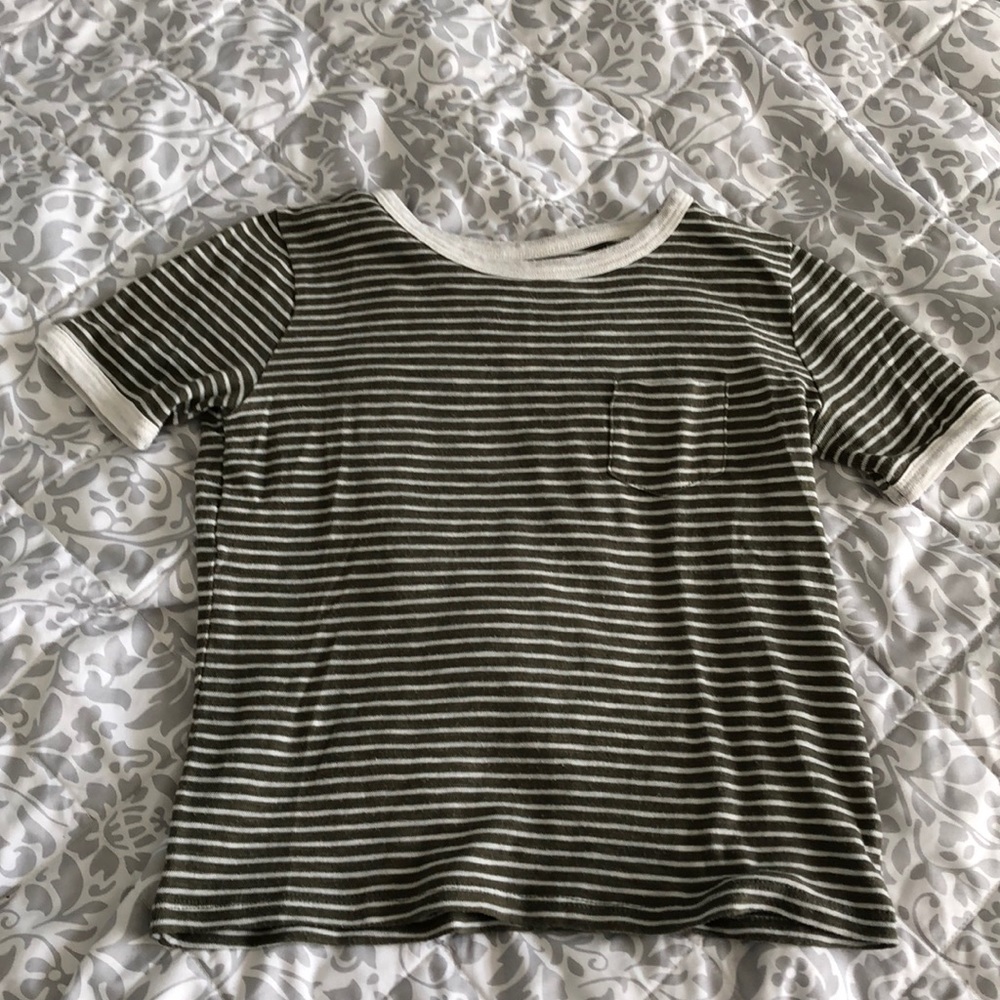 Green striped short sleeve t-shirt